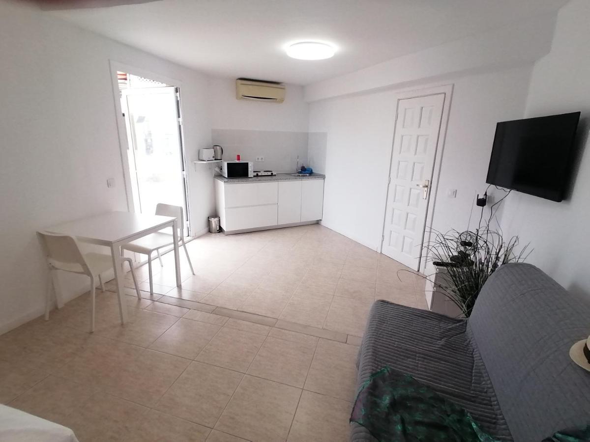 Small Studio, 50 M Front Of The Ocean & Free Wifi Playa Fanabe Luaran gambar