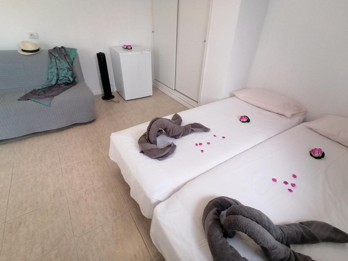 Small Studio, 50 M Front Of The Ocean & Free Wifi Playa Fanabe Luaran gambar